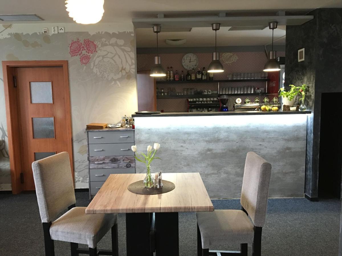 Restaurace A Penzion U Lesa Havířov Εξωτερικό φωτογραφία